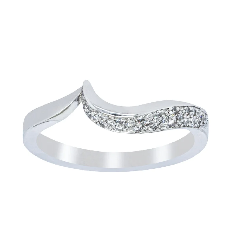 Deja Vu Platinum .14ct Diamond Curved Band