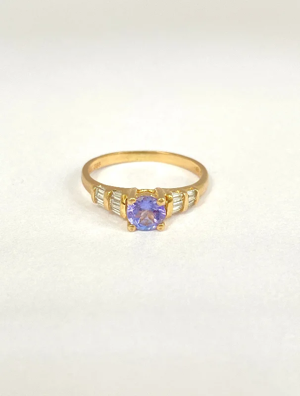 Vintage 14ct Gold Tanzanite & Baguette Cut Diamond Ring