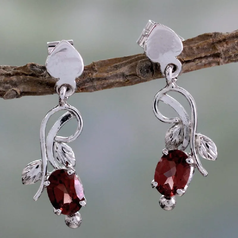 Handmade Temptation Garnet Earrings (India)