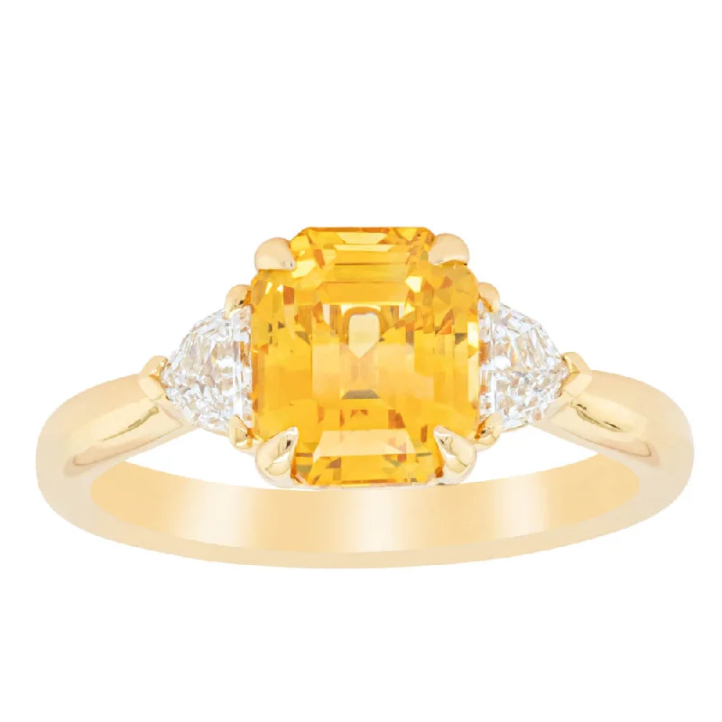 18ct Yellow Gold 3.05ct Golden Sapphire & Diamond Ring